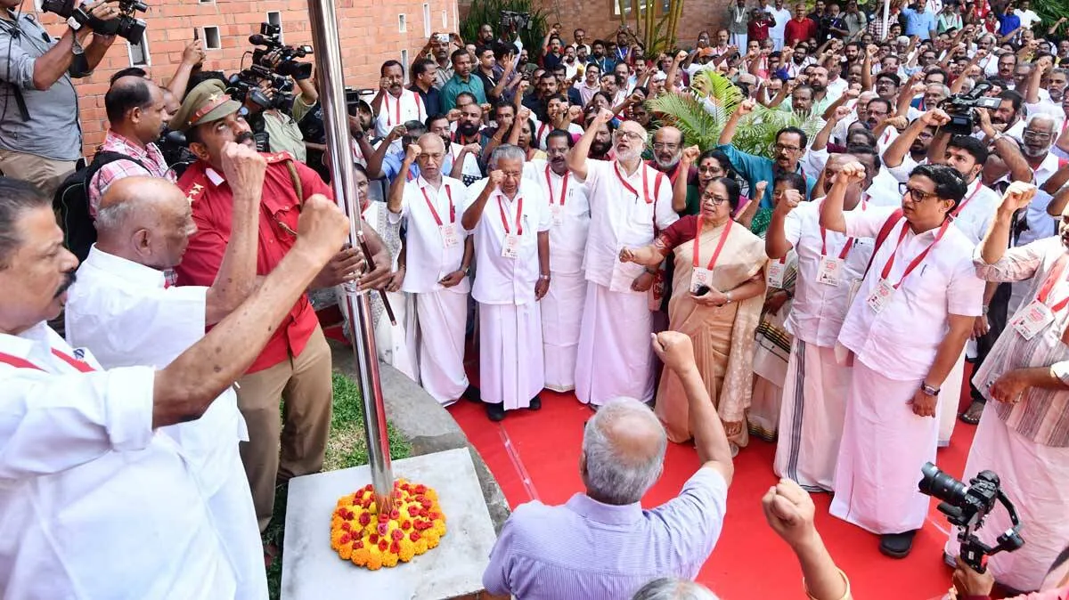 ഒന്നും സംഭവിച്ചില്ല; വിമർശനങ്ങളുടെ മുനയൊടിച്ച ഒന്നാം ദിനം